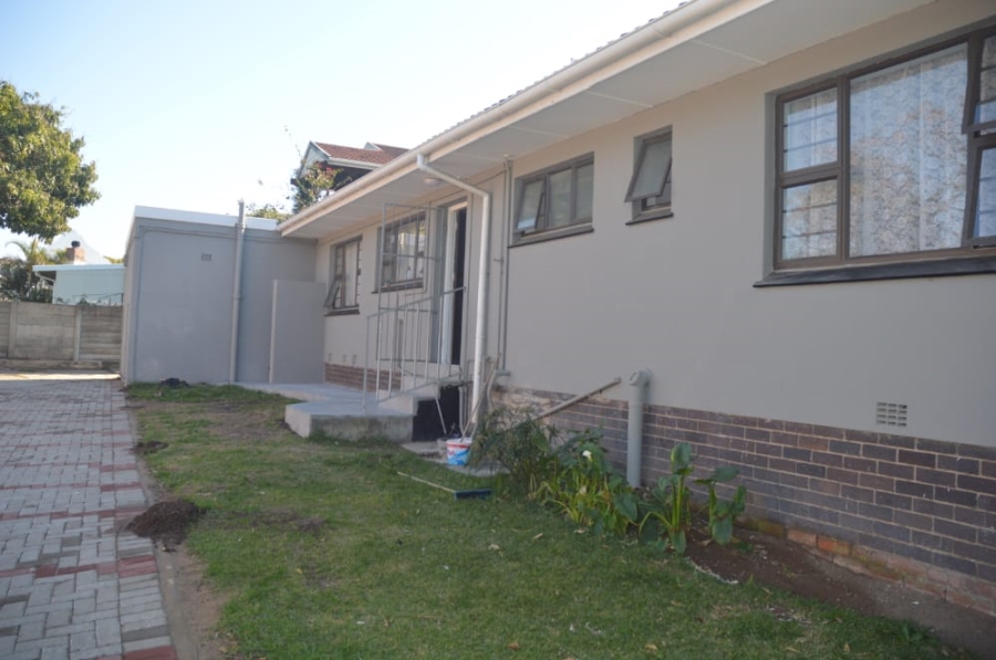 To Let 4 Bedroom Property for Rent in Beacon Bay Eastern Cape